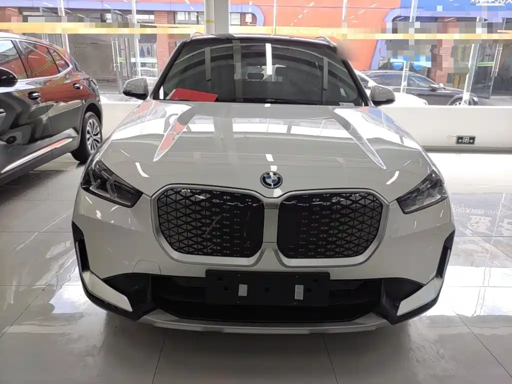 BMW iX1 — миниатюра 3