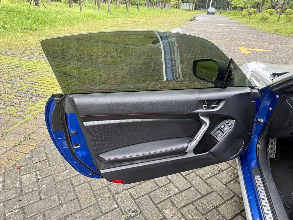 Subaru BRZ — миниатюра 9