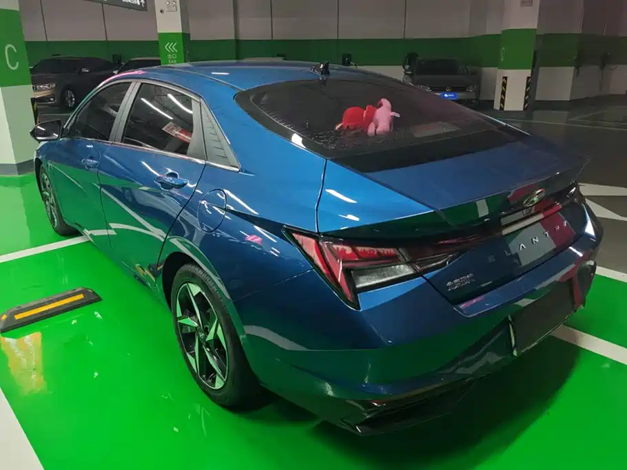 Hyundai Elantra — миниатюра 3