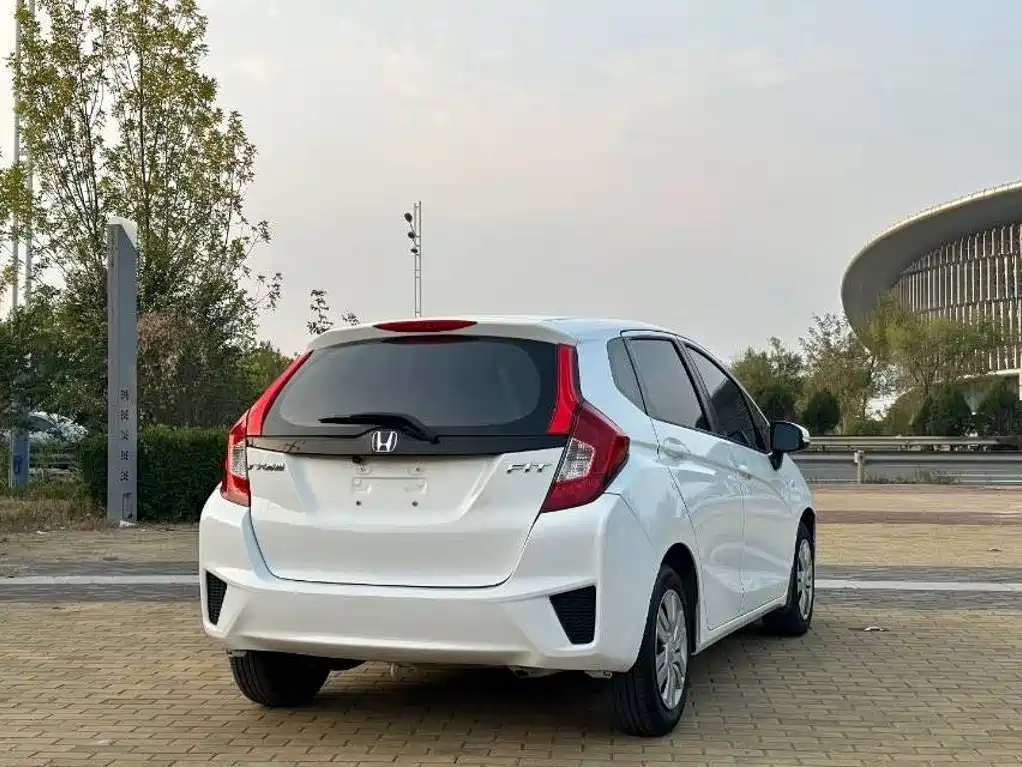Honda Fit — миниатюра 4
