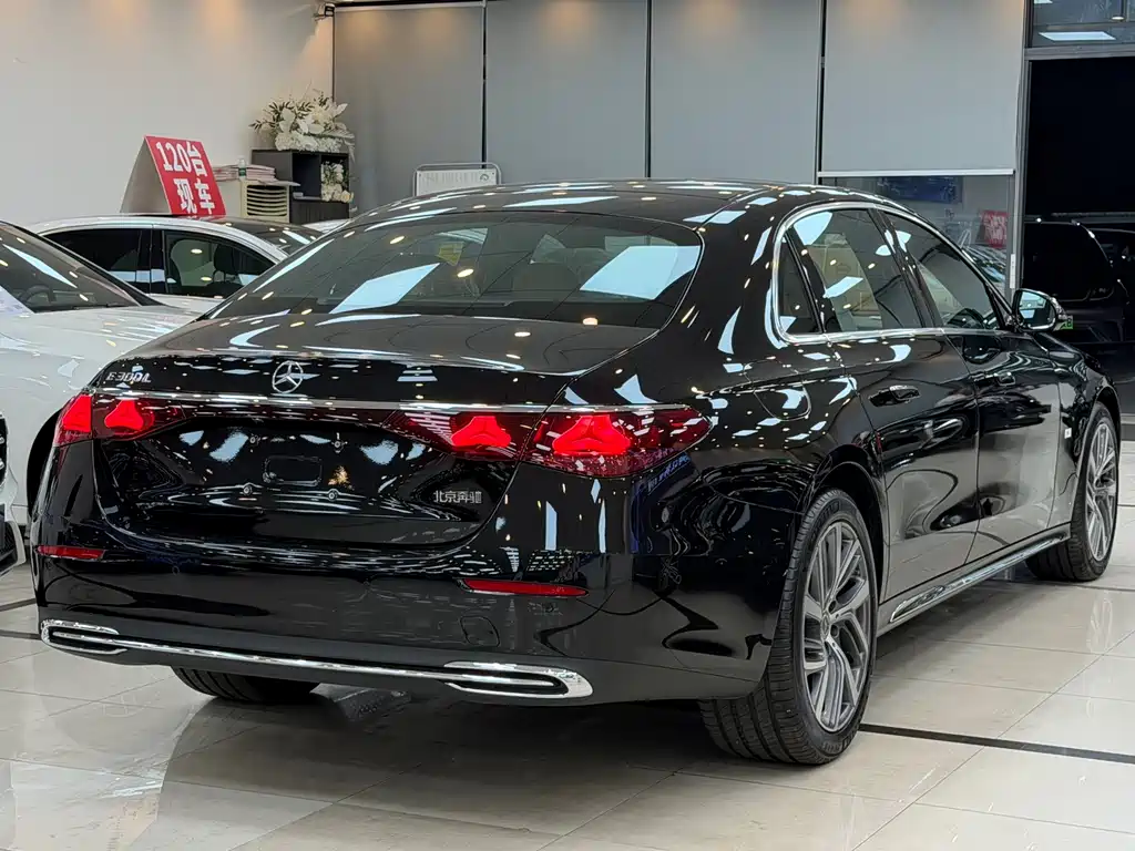 Mercedes-Benz E-Class — миниатюра 24