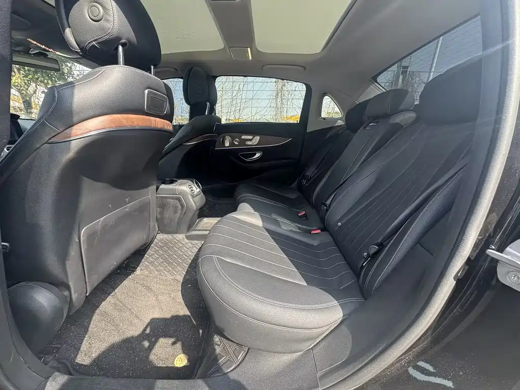 MERCEDES-BENZ E CLASS