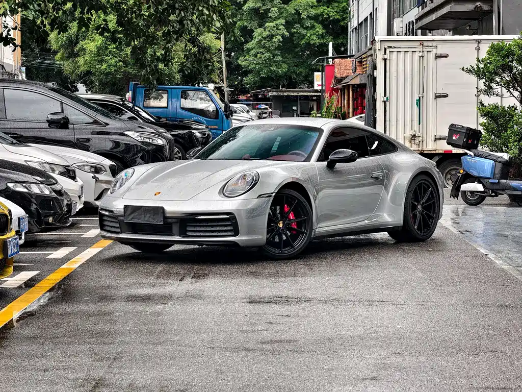 Porsche 911 2021