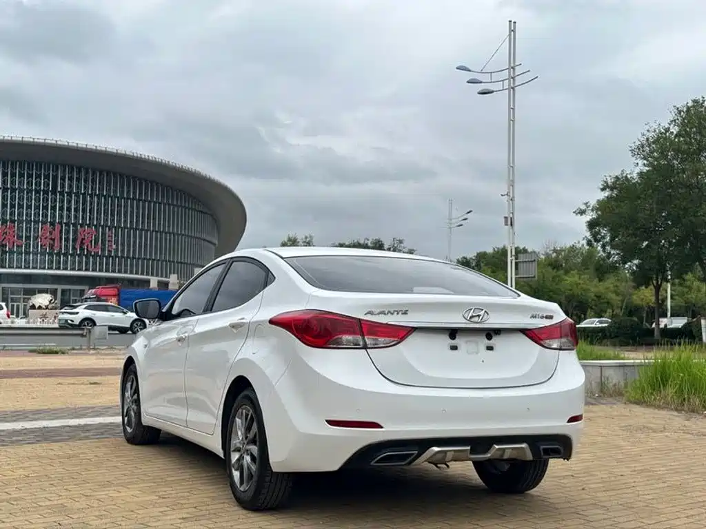 Hyundai Elantra Langdong — миниатюра 6