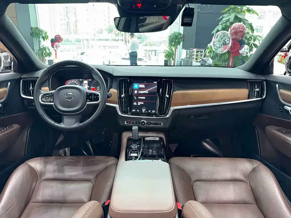 Volvo S90 PHEV — миниатюра 5