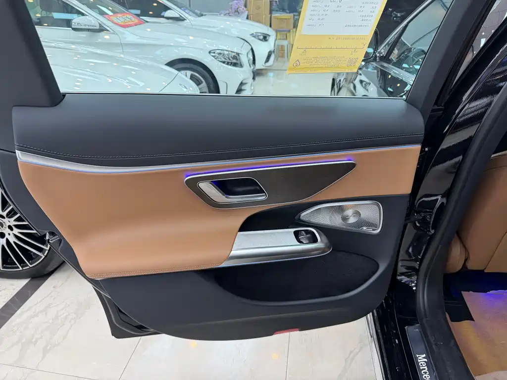 Mercedes-Benz E-Class — миниатюра 15