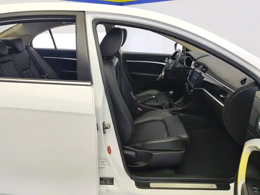 Geely Emgrand — миниатюра 8