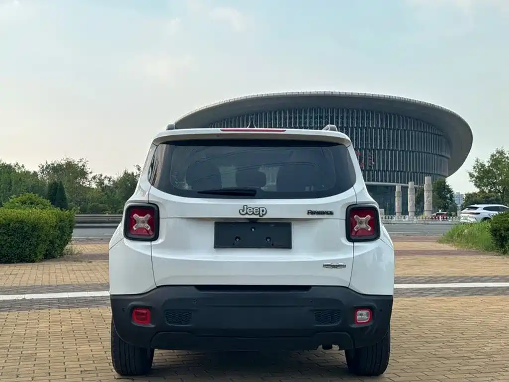Jeep Renegade — миниатюра 5