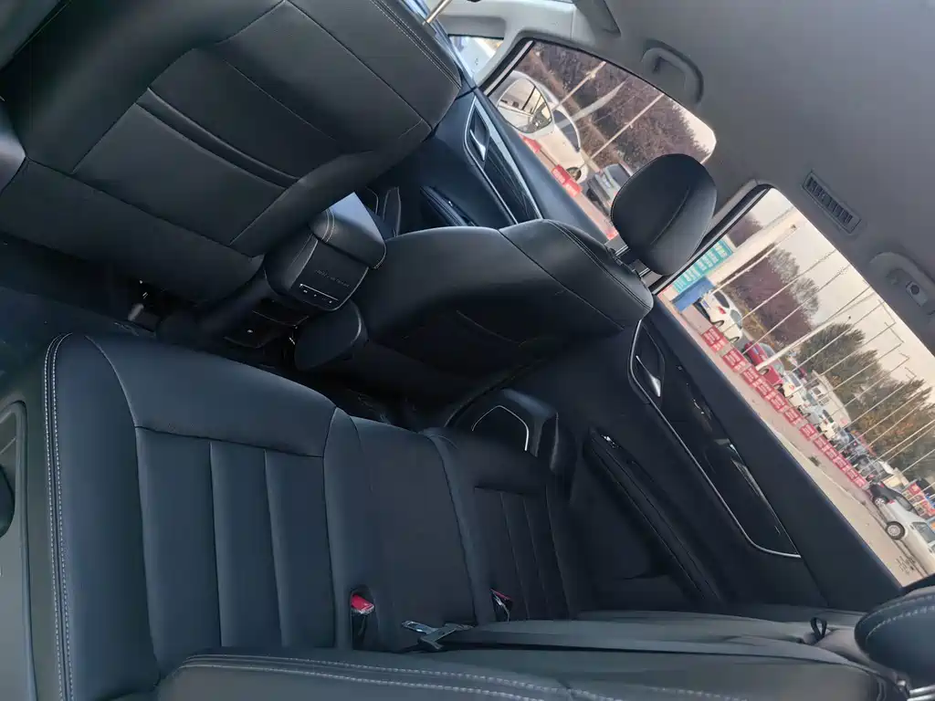 BYD MAX — миниатюра 4