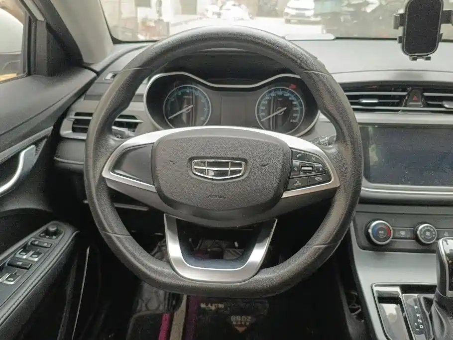 Geely Emgrand — миниатюра 15