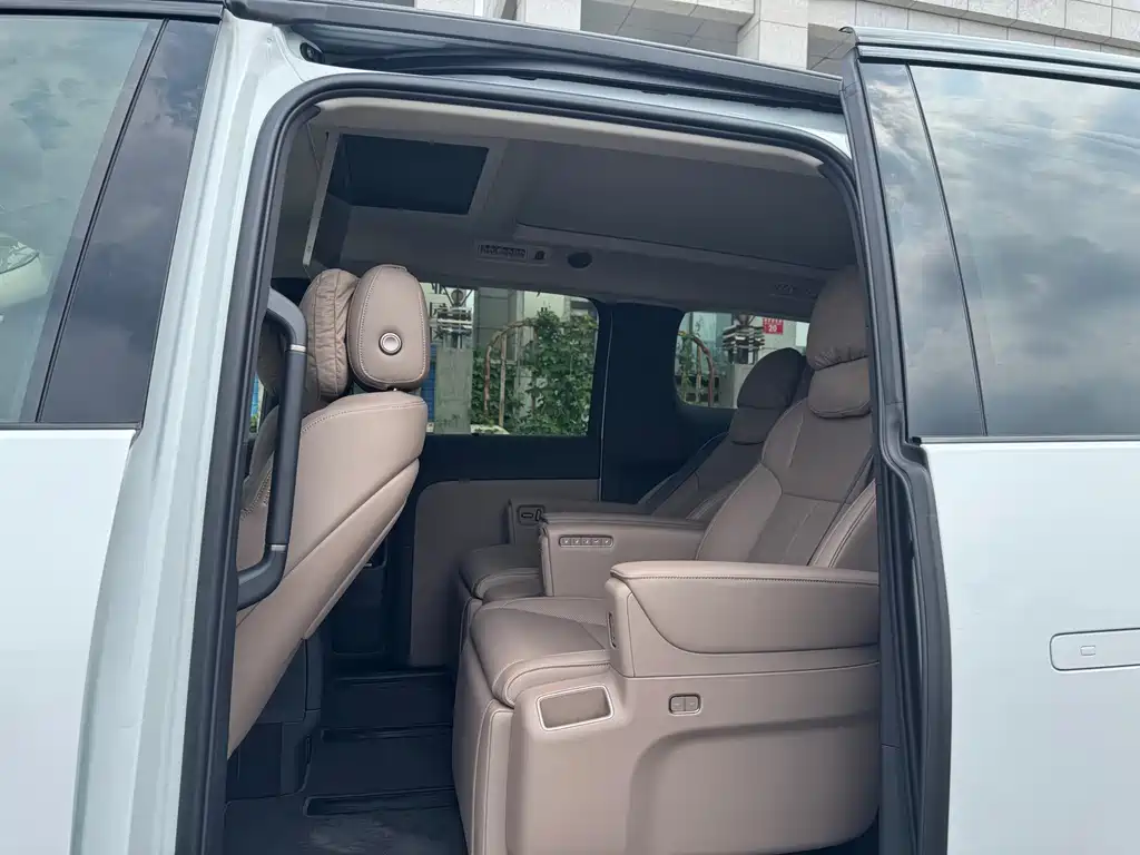 Li Auto Li MEGA — миниатюра 11