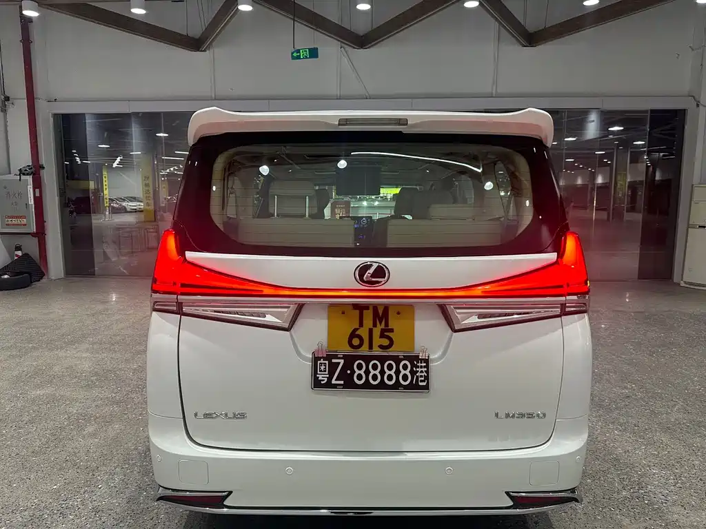 Toyota Alphard — миниатюра 5