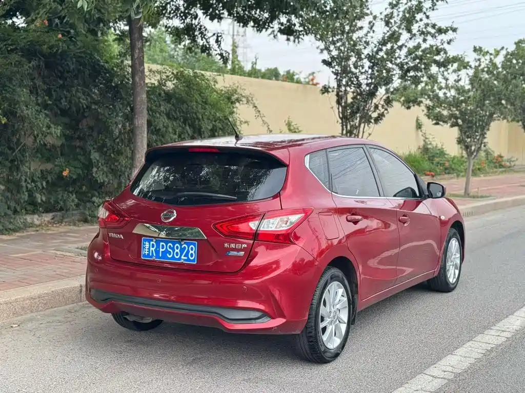 Nissan Tiida — миниатюра 4