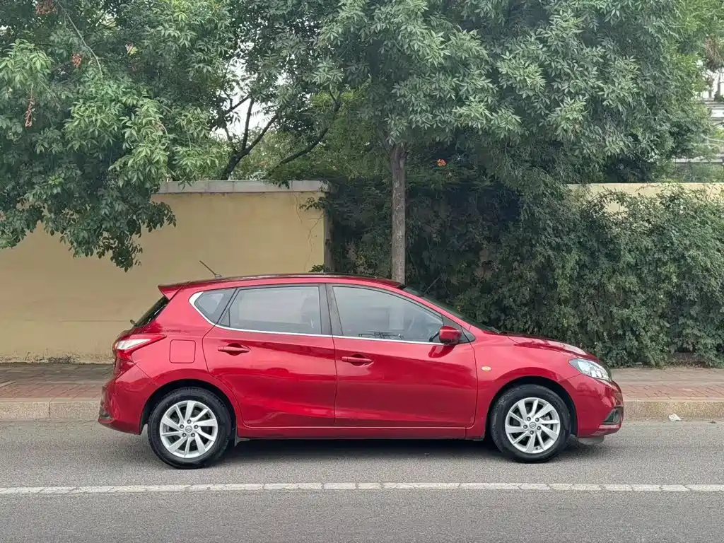 Nissan Tiida — миниатюра 5