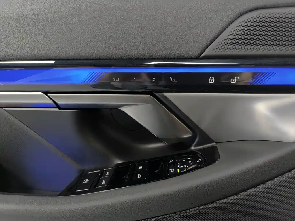 BMW 5 Series — миниатюра 18