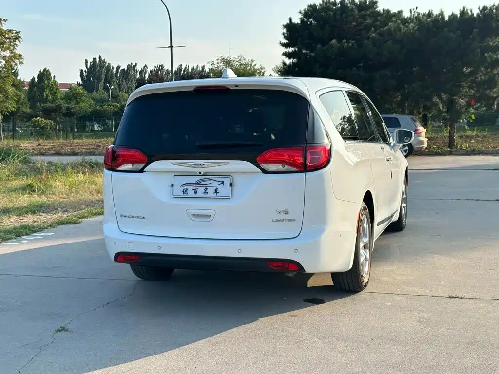Chrysler Grand Voyager (Import) — миниатюра 6