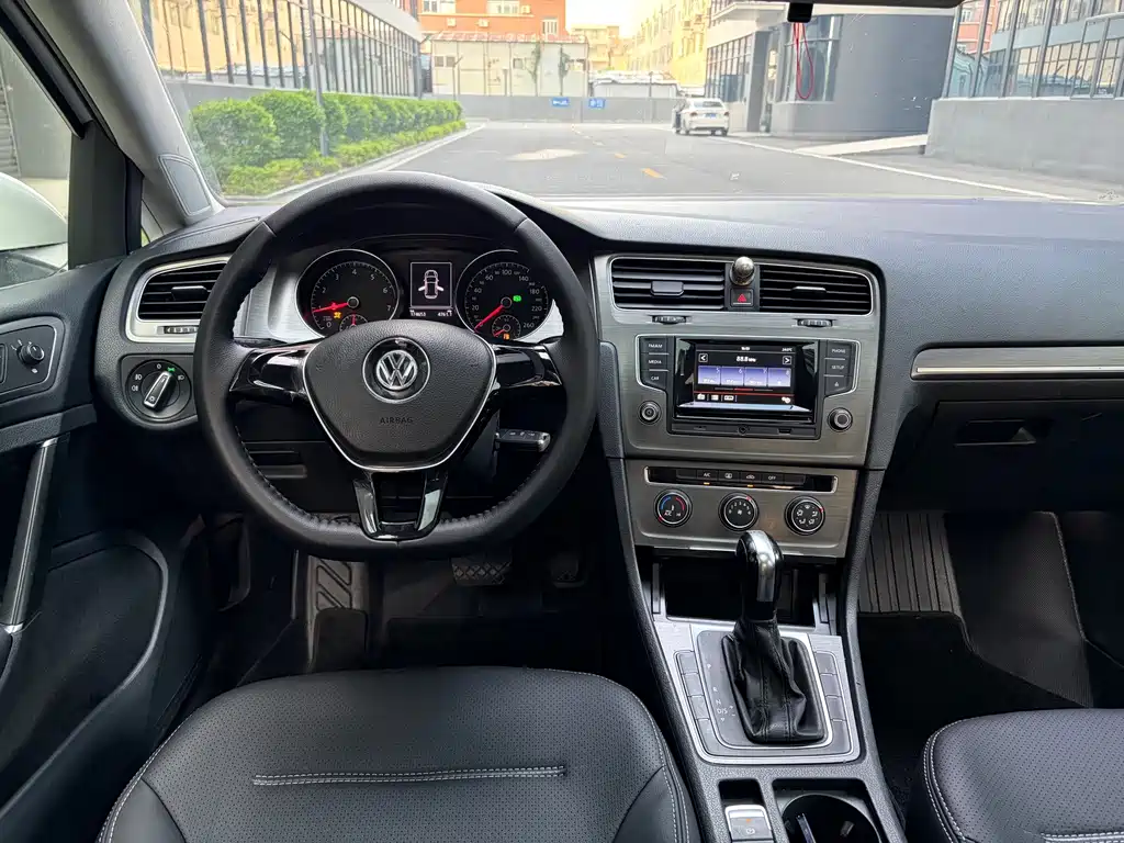 Volkswagen Golf — миниатюра 7