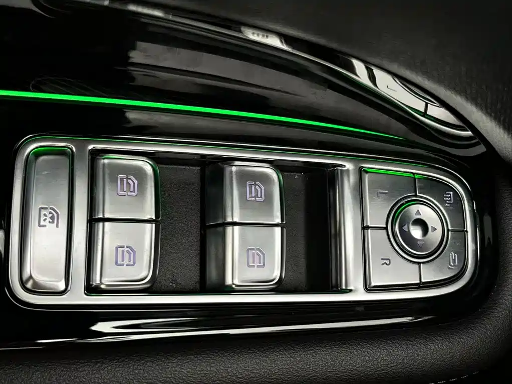Hongqi Hongqi HS3 — миниатюра 13