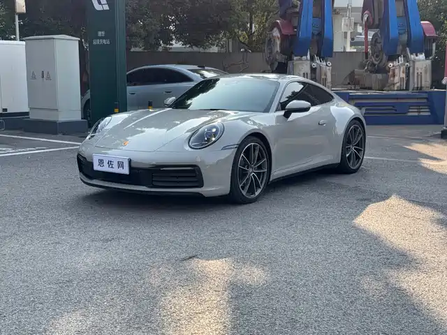 PORSCHE 911
