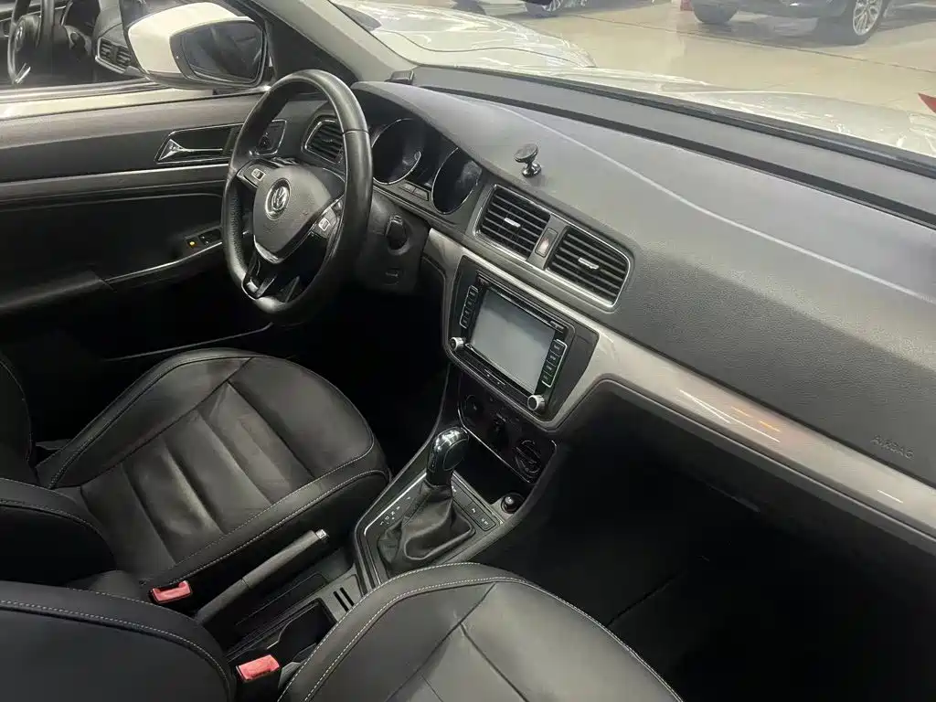 Volkswagen Lavida — миниатюра 3
