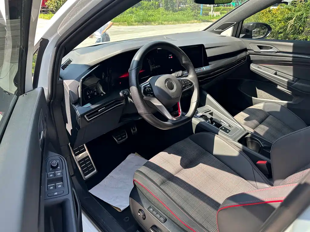 Volkswagen Golf GTI — миниатюра 8