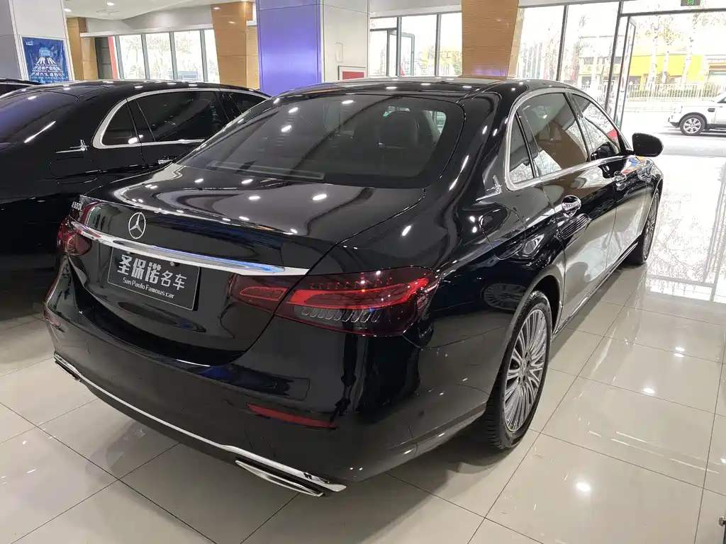 MERCEDES-BENZ E CLASS