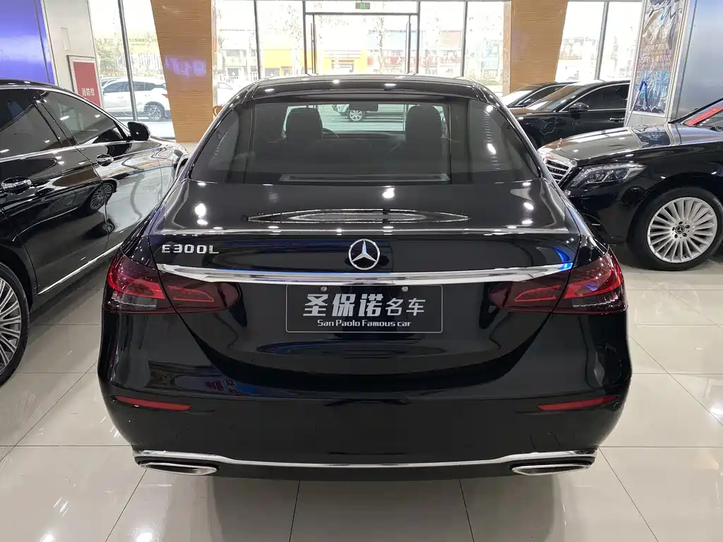 MERCEDES-BENZ E CLASS