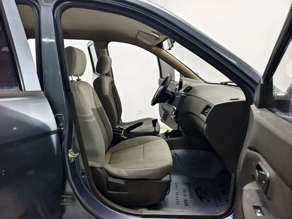 Wuling Hongguang — миниатюра 14