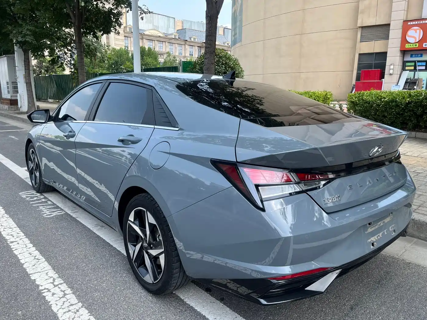 Hyundai Elantra 2022 Silver/gray из Китая