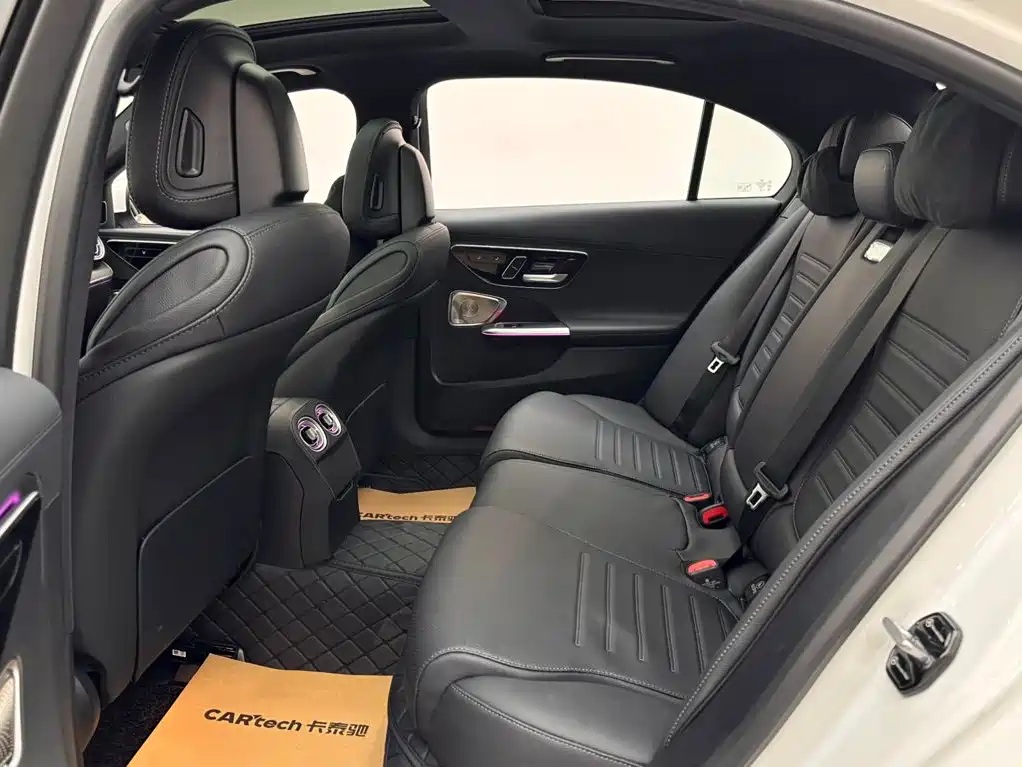 Mercedes-Benz C-Class — миниатюра 9
