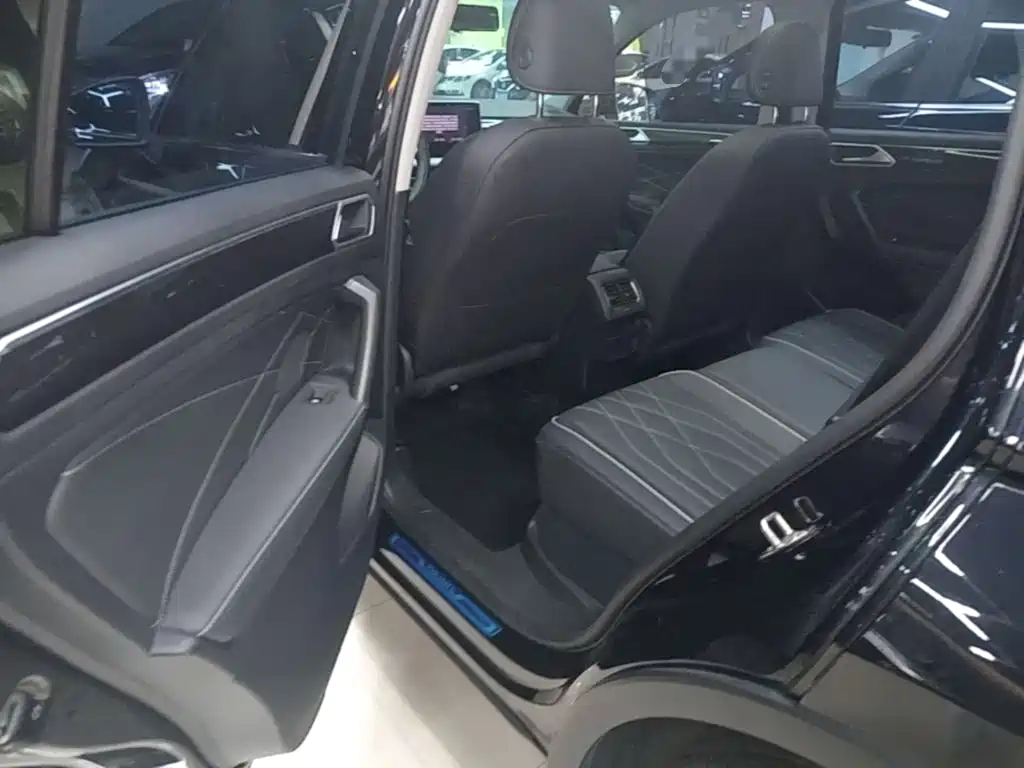 Volkswagen Tiguan L — миниатюра 17