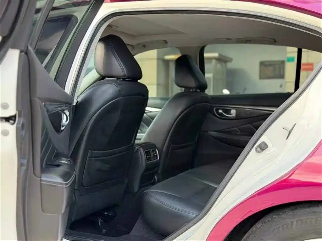 Infiniti Q50L 2015 2.0T Comfort