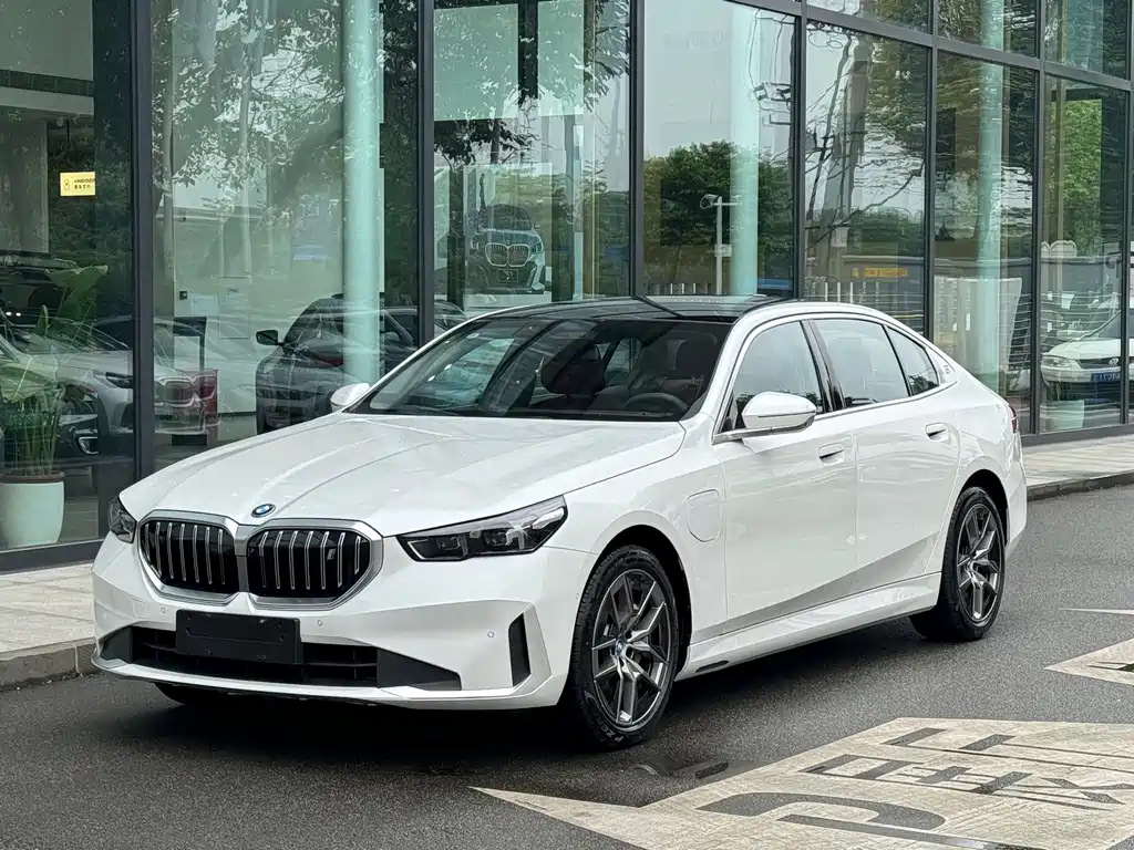 BMW i5 2024