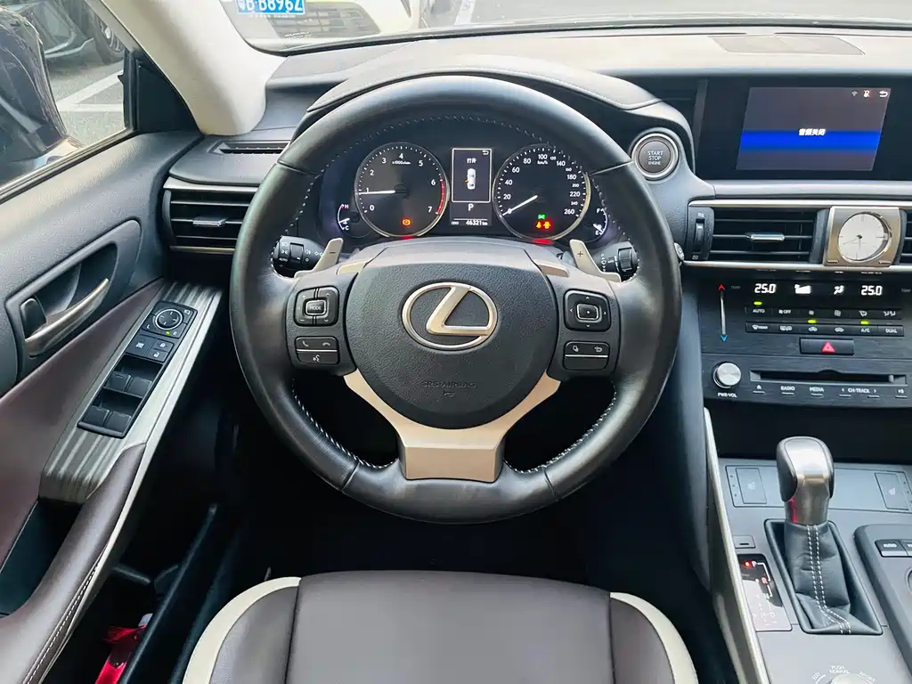 Lexus IS — миниатюра 6