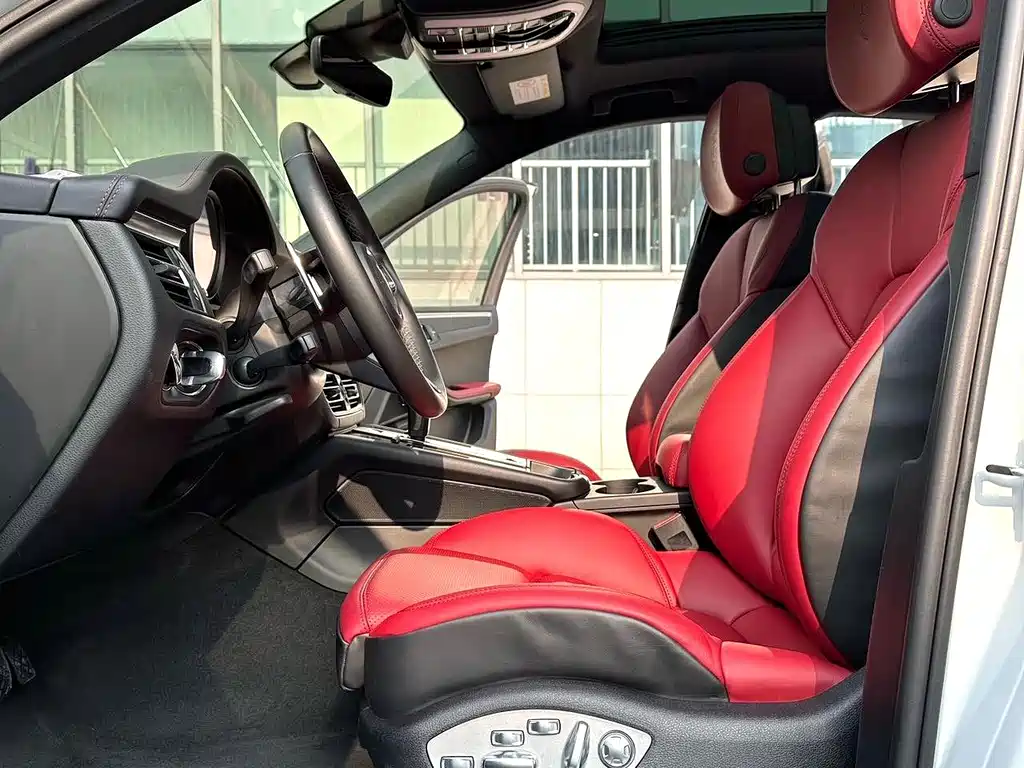 Porsche Macan — миниатюра 4