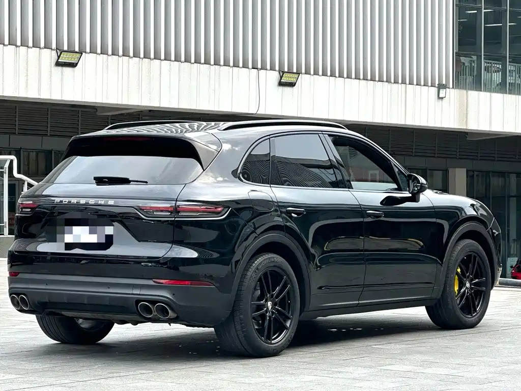 Porsche Cayenne — миниатюра 12