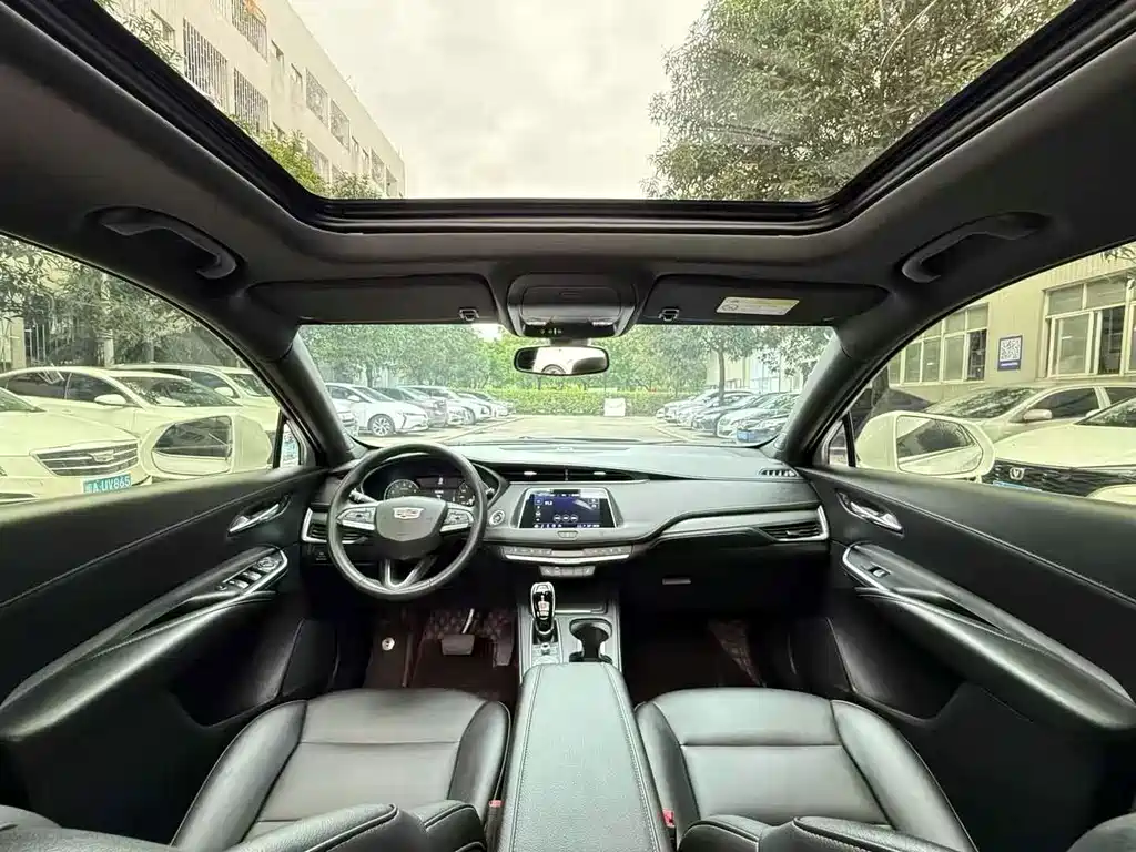 Cadillac XT4 — миниатюра 4