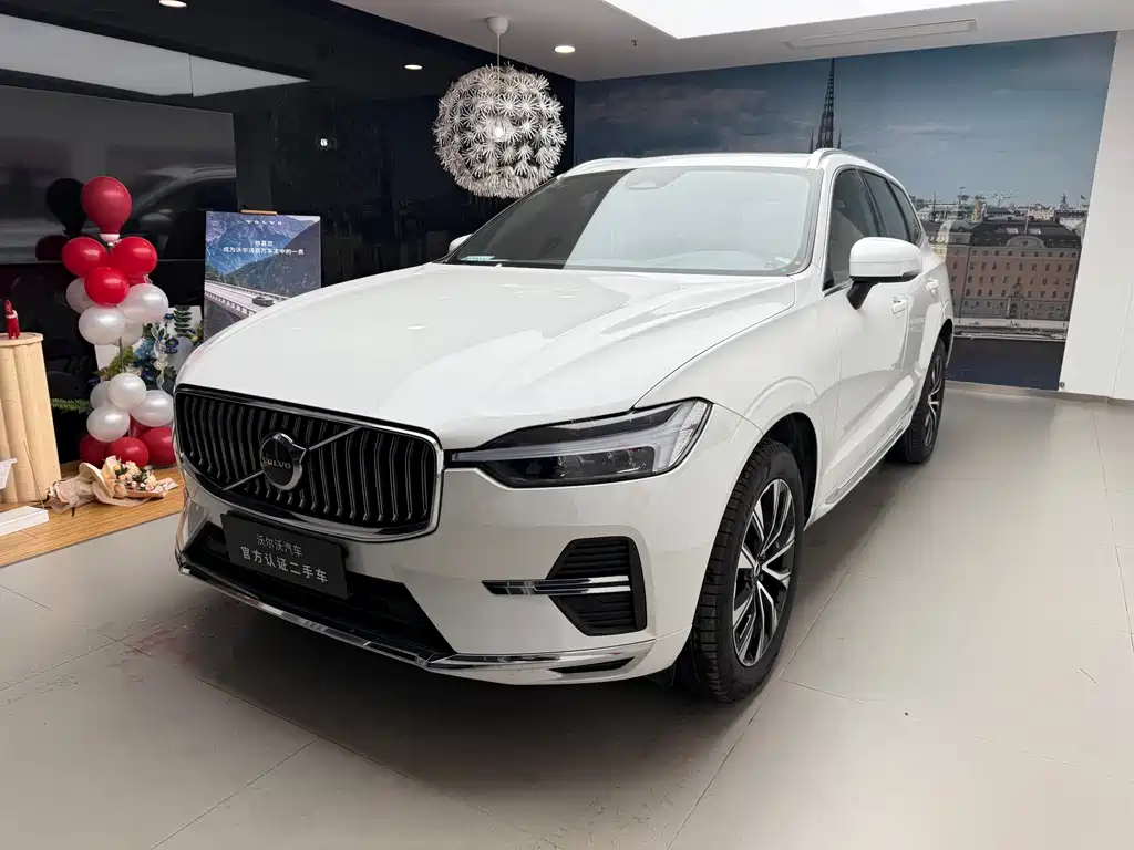 Volvo XC60 2025