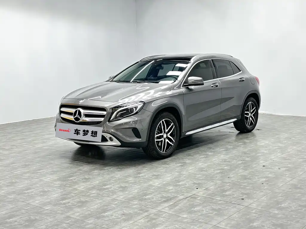 MERCEDES-BENZ GLA