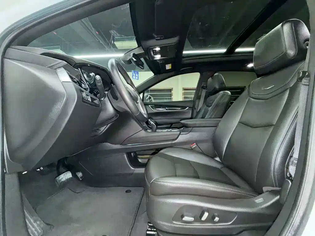 Cadillac XT5 — миниатюра 5