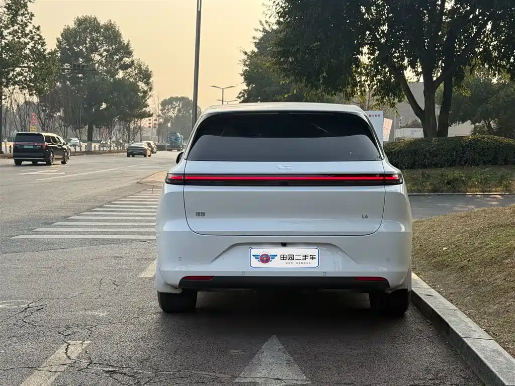 Li Auto IDEAL L6
