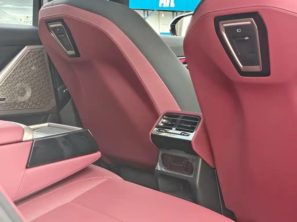 BMW 5 Series — миниатюра 10