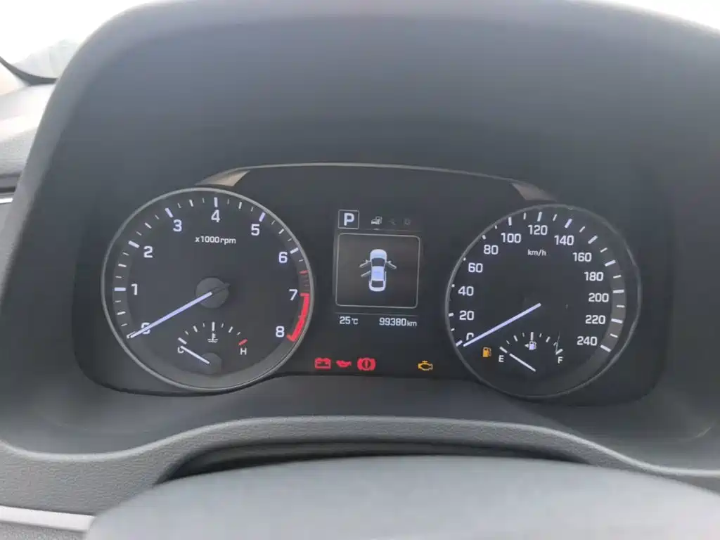 Hyundai Elantra — миниатюра 12