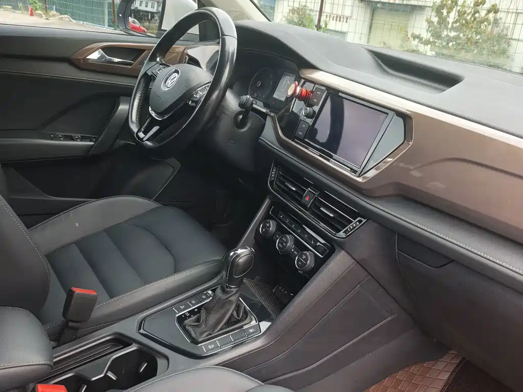 Volkswagen Tharu — миниатюра 6