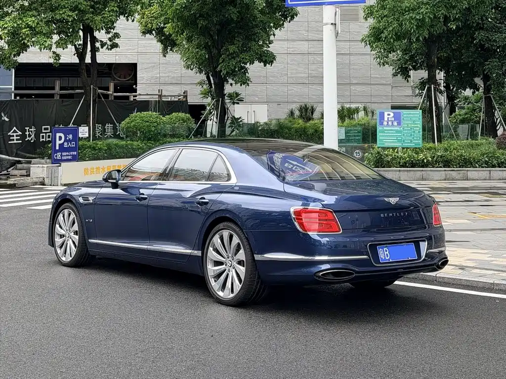 Bentley Flying Spur — миниатюра 4
