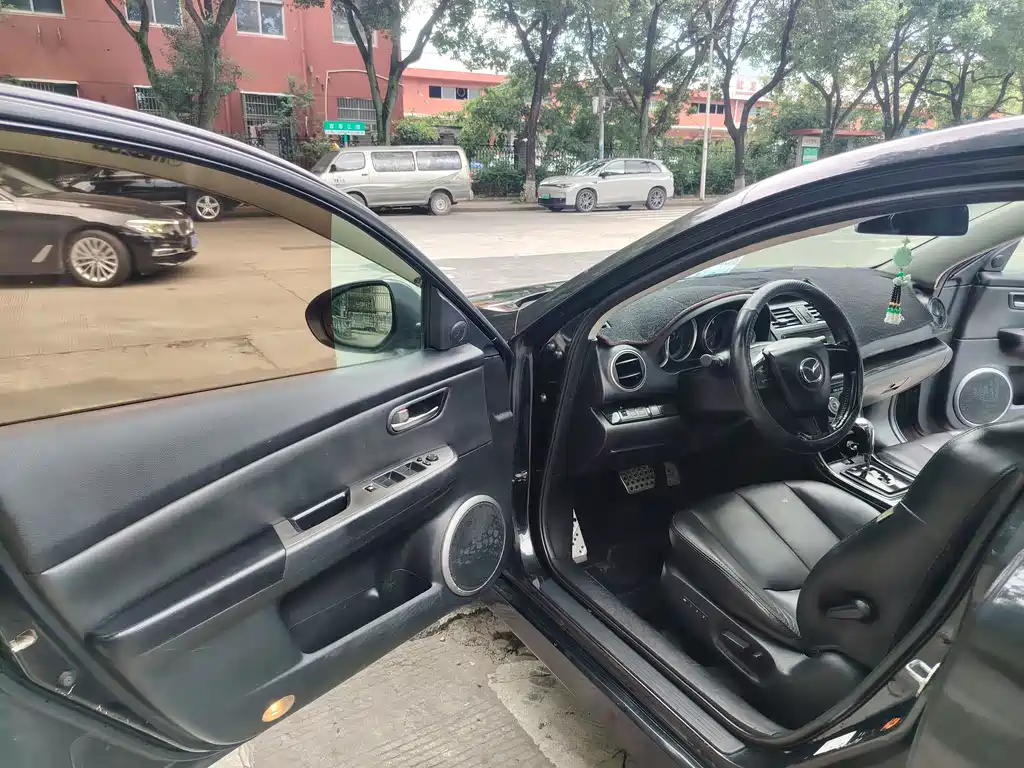 Mazda Ruiyi 2012 2.0L AT Luxury