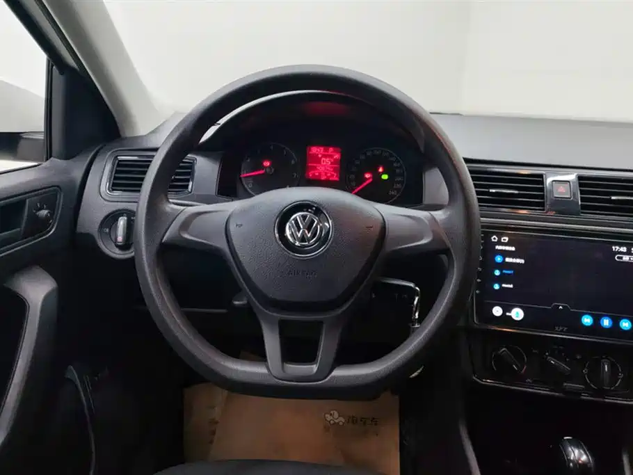 VOLKSWAGEN SANTANA