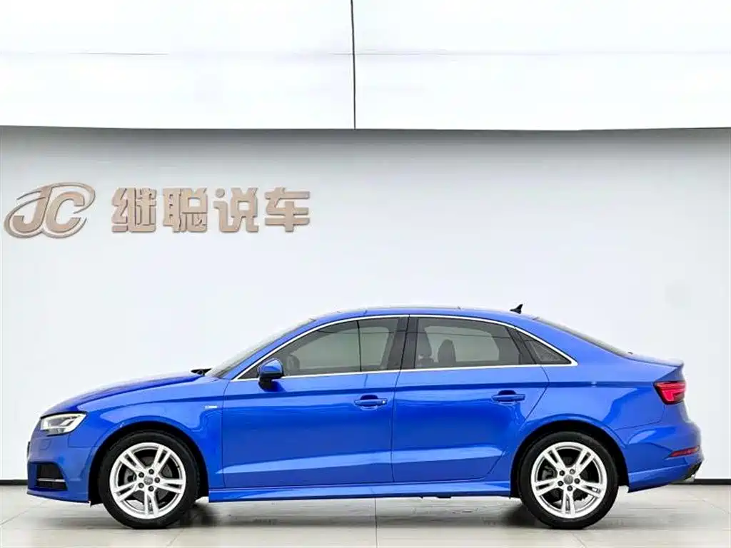 Audi A3 2019 Limousine 35 TFSI Fashion VI
