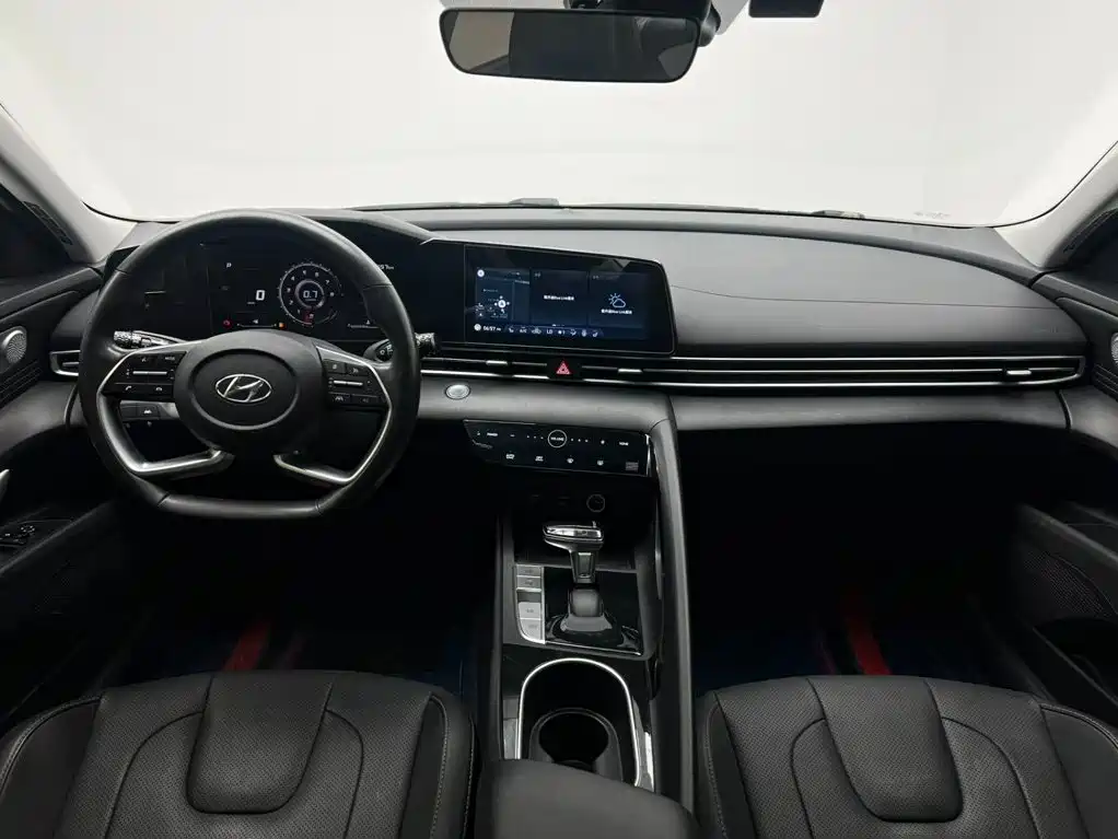 Hyundai Elantra — миниатюра 14