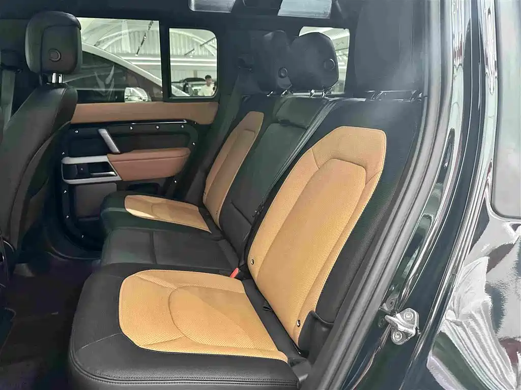 Land Rover Defender — миниатюра 15